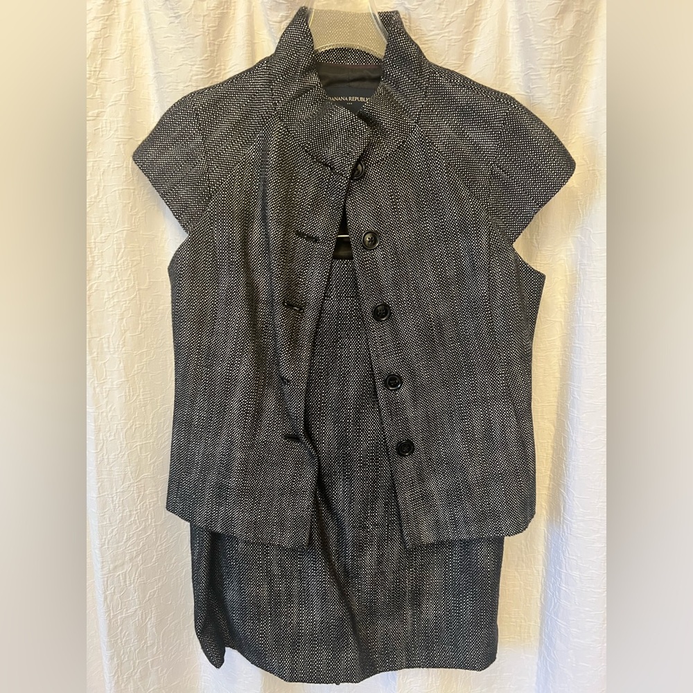 Banana Republic skirt suit